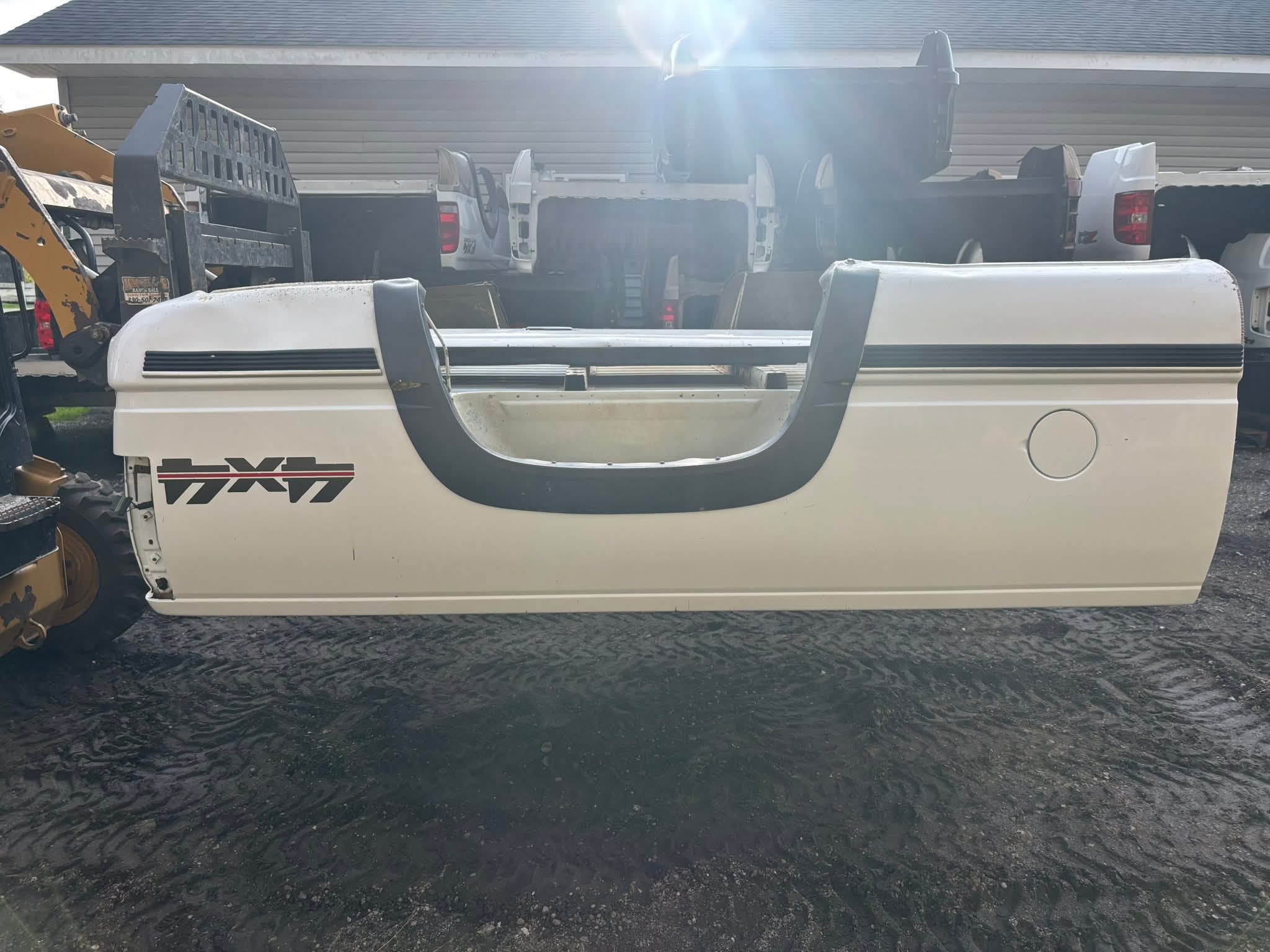 1988-1998 GM long bed and tailgate - Image 6