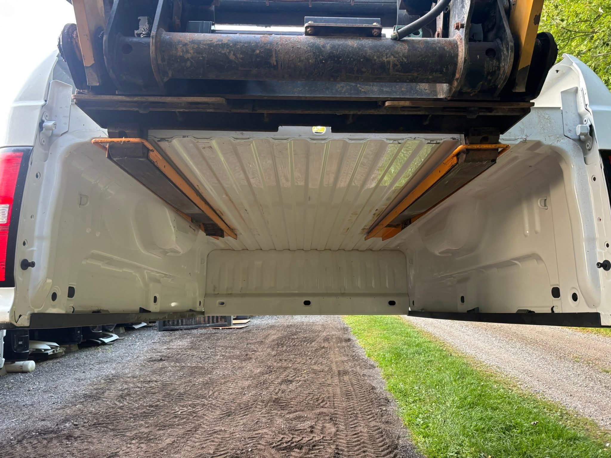 New take off 2014-2019 GMC 8’ bed - Image 9