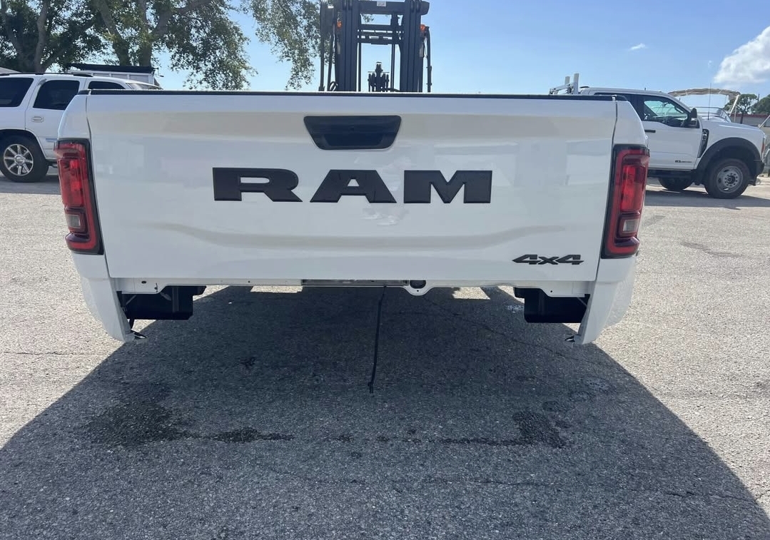 Brand new 2025 dodge 3500 bed 8fr - Image 5