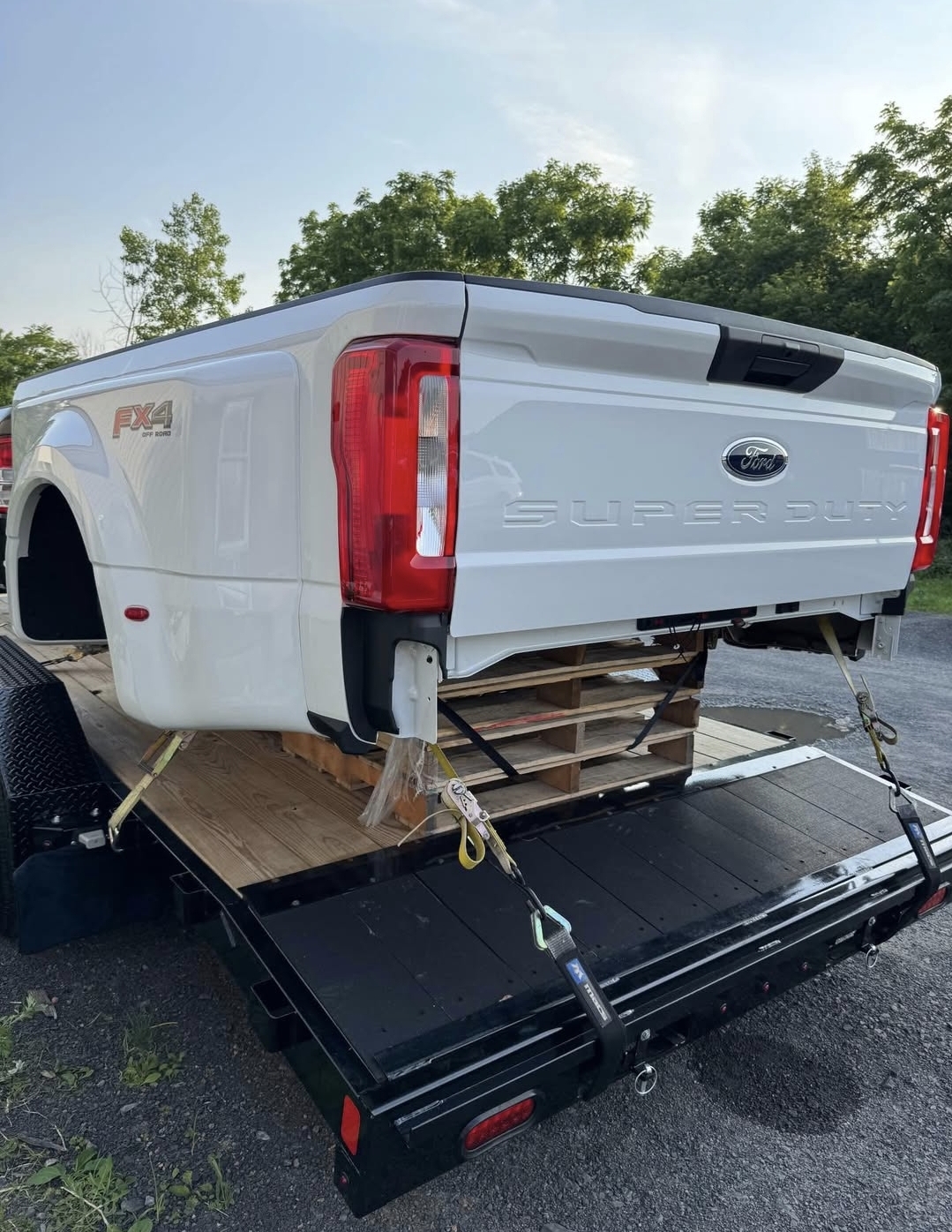 BRAND NEW 2024 FORD F350 DUALLY RV PREP COMPLETE BED “OXFORD WHITE” - Image 3