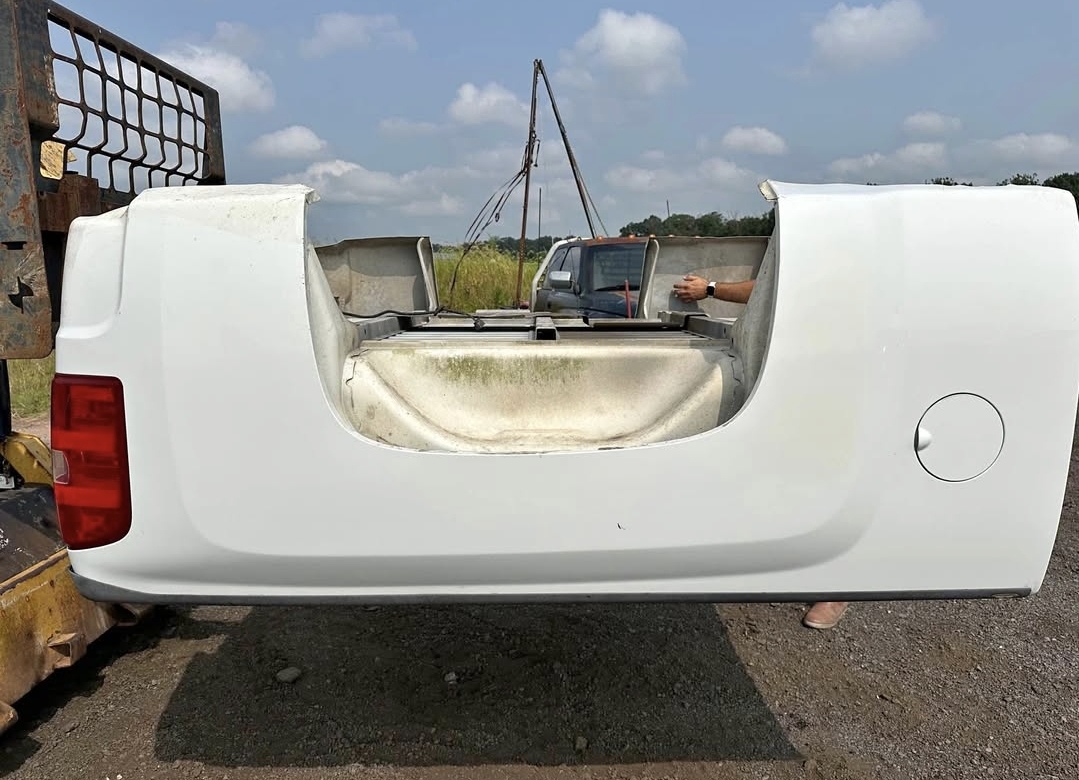 Rust free 07-13 Chevy Silverado 6.5ft bed - Image 2