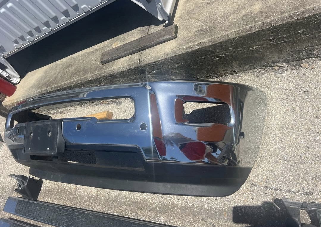 2018 Dodge3500 Front Bumper - Image 5