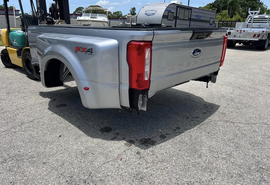 2025-2023 Superduty 8ft Dually Brand New - Image 5