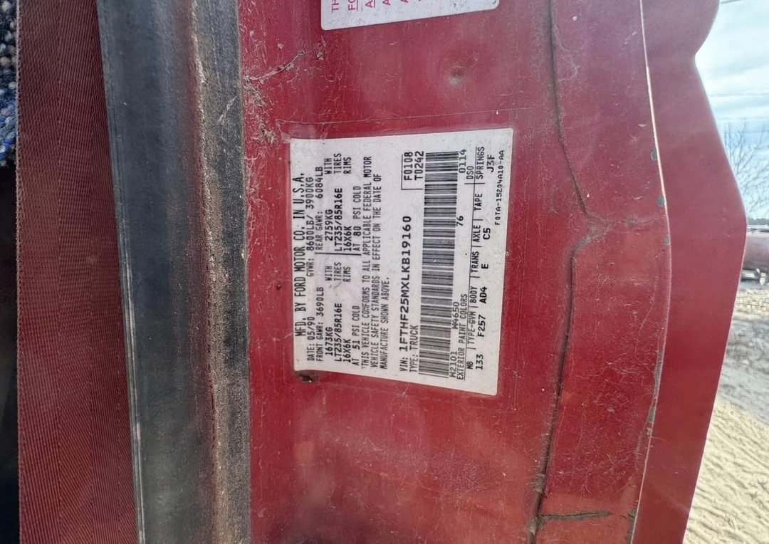 1990 ford rust free cab - Image 8