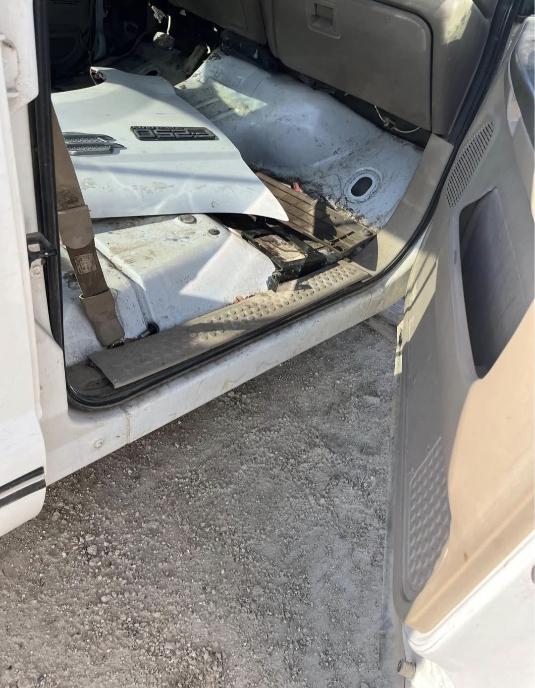 99-07 ford super duty crew cab rust free - Image 4