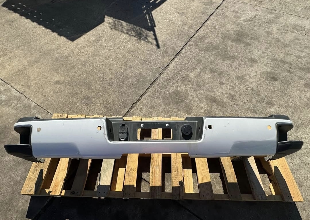 15-19 GMC Chevy Rear Bumper - Image 2