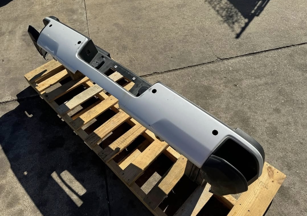 15-19 GMC Chevy Rear Bumper - Image 3